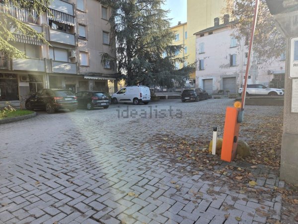 locale commerciale in vendita a Sant'Ilario d'Enza