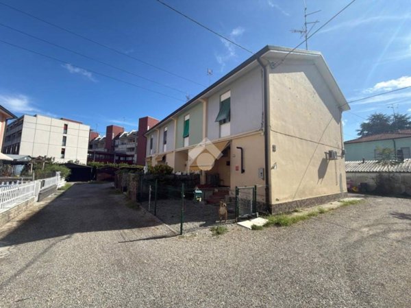 casa indipendente in vendita a Sant'Ilario d'Enza in zona Castellana