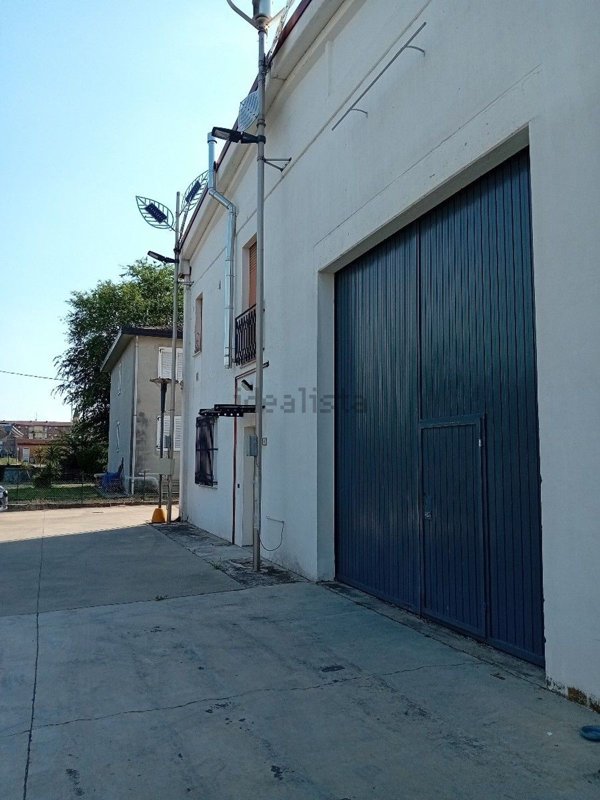 capannone in vendita a Sant'Ilario d'Enza