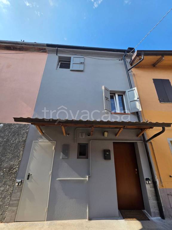casa indipendente in vendita a Sant'Ilario d'Enza in zona Castellana