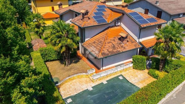 casa indipendente in vendita a Sant'Ilario d'Enza in zona Castellana