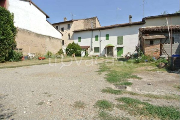 casa indipendente in vendita a Sant'Ilario d'Enza in zona Case Zinani