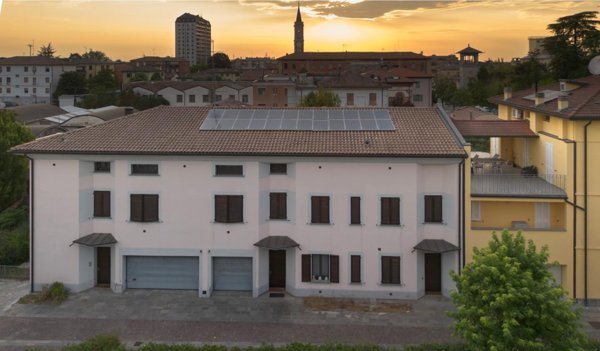 casa indipendente in vendita a Sant'Ilario d'Enza