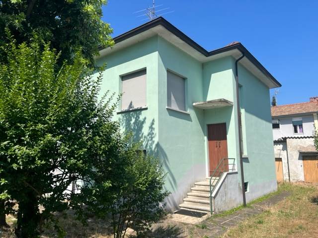 casa indipendente in vendita a Sant'Ilario d'Enza in zona Castellana
