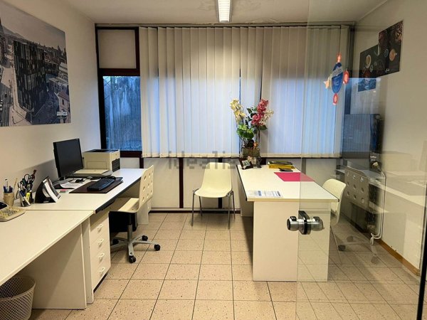 ufficio in vendita a Sant'Ilario d'Enza in zona Castellana
