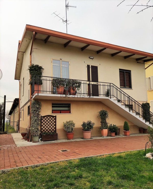casa indipendente in vendita a Sant'Ilario d'Enza