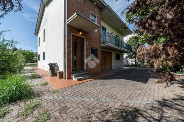 casa indipendente in vendita a Sant'Ilario d'Enza in zona Castellana