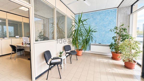 ufficio in vendita a Sant'Ilario d'Enza