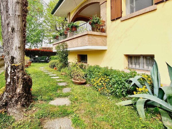 casa indipendente in vendita a Scandiano in zona Ca' de' Caroli