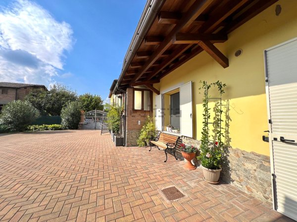 casa indipendente in vendita a Scandiano in zona Arceto