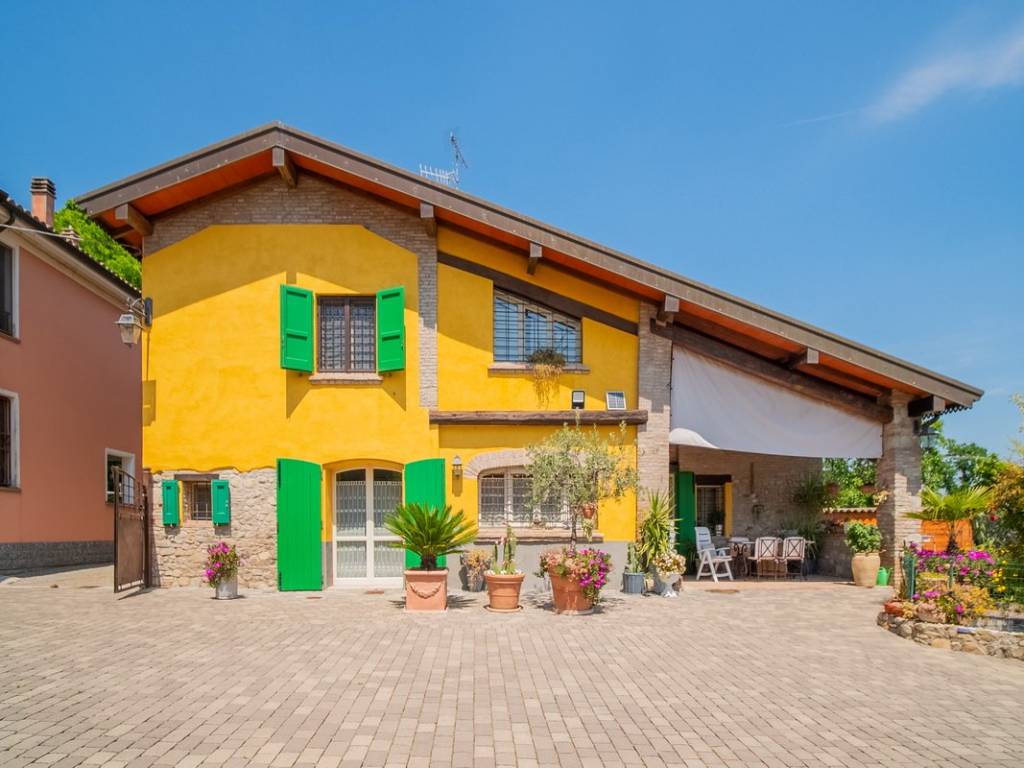 casa indipendente in vendita a Scandiano in zona Pratissolo