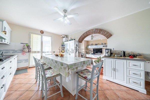 casa indipendente in vendita a Scandiano in zona Arceto