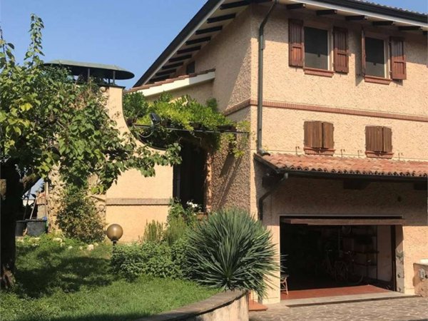 casa indipendente in vendita a Scandiano
