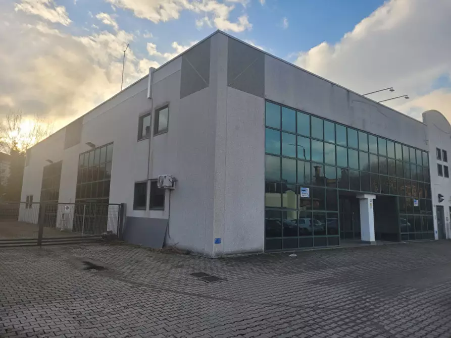 locale commerciale in vendita a Scandiano