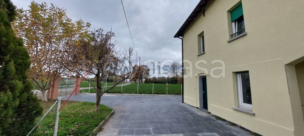 casa indipendente in vendita a Scandiano in zona Cacciola