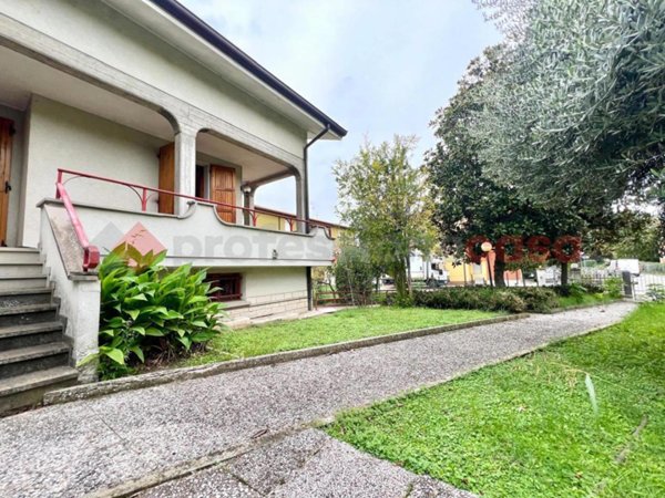 casa indipendente in vendita a Scandiano in zona Arceto