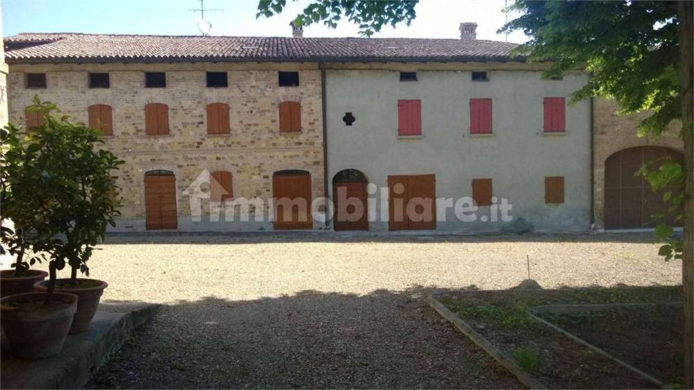 intera palazzina in vendita a Scandiano in zona Pratissolo