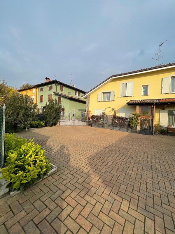 casa indipendente in vendita a Scandiano in zona Arceto