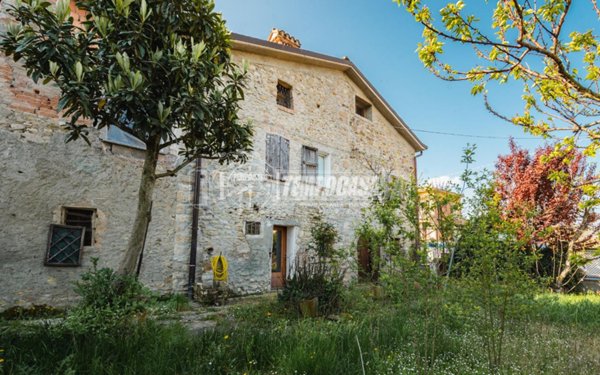 casa indipendente in vendita a Scandiano in zona Ventoso