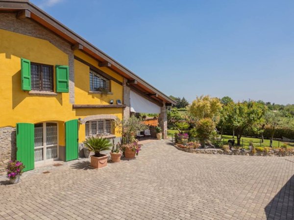 casa indipendente in vendita a Scandiano in zona Pratissolo
