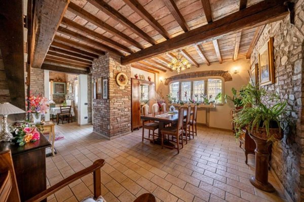 casa indipendente in vendita a Scandiano in zona Pratissolo