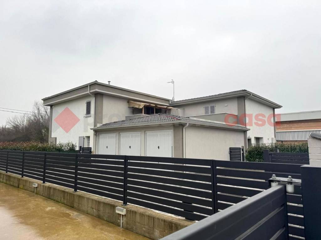 casa indipendente in vendita a Scandiano in zona Rondinara