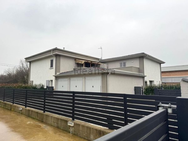 casa indipendente in vendita a Scandiano in zona Rondinara