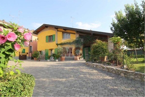 casa indipendente in vendita a Scandiano in zona Pratissolo
