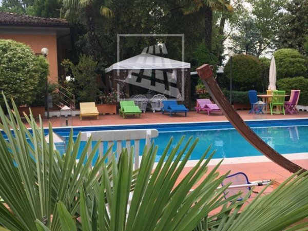 casa indipendente in vendita a Scandiano in zona Bosco