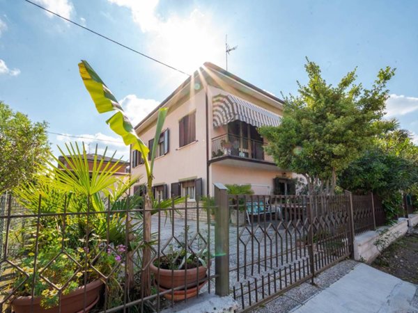 casa indipendente in vendita a Scandiano