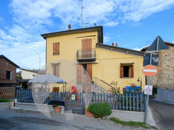 casa indipendente in vendita a Scandiano in zona Ca' de' Caroli