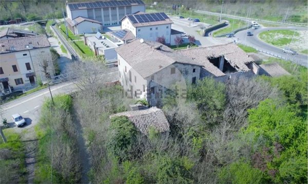 casale in vendita a Scandiano in zona Ca' de' Caroli