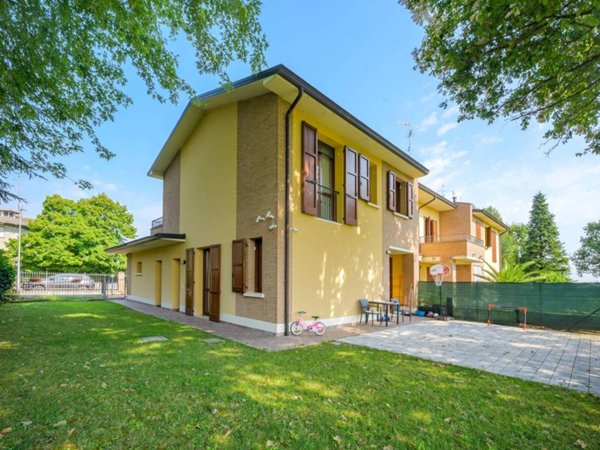 casa indipendente in vendita a Scandiano in zona Cacciola