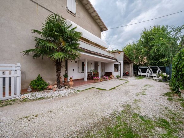 casa indipendente in vendita a Scandiano