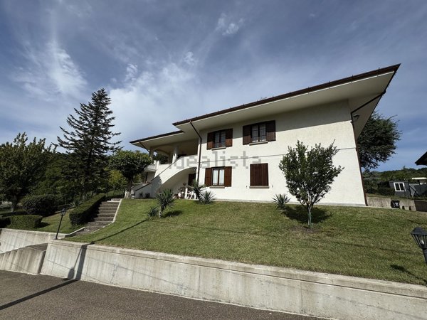 casa indipendente in vendita a Scandiano in zona Iano