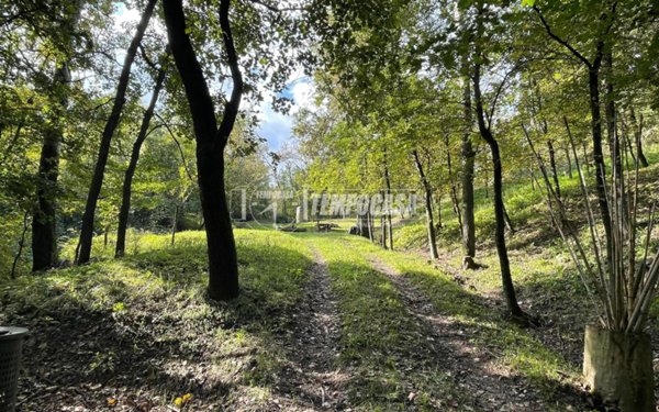 ufficio in vendita a Scandiano in zona Ventoso