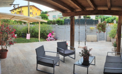 casa indipendente in vendita a Scandiano in zona Ventoso