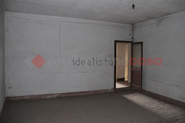 casale in vendita a Scandiano in zona Chiozza