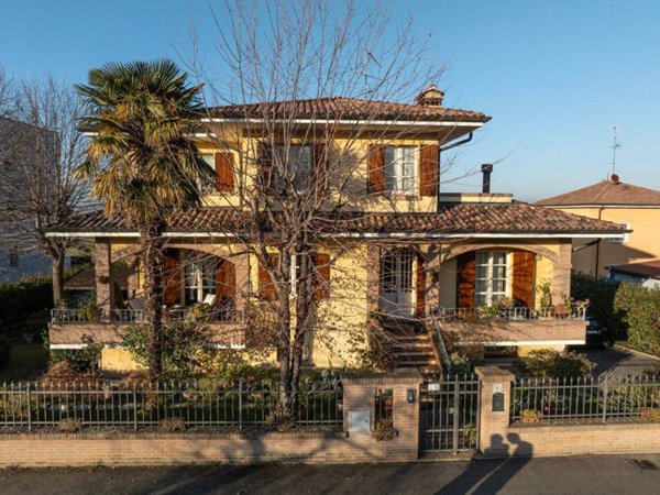 casa indipendente in vendita a Scandiano in zona Ventoso