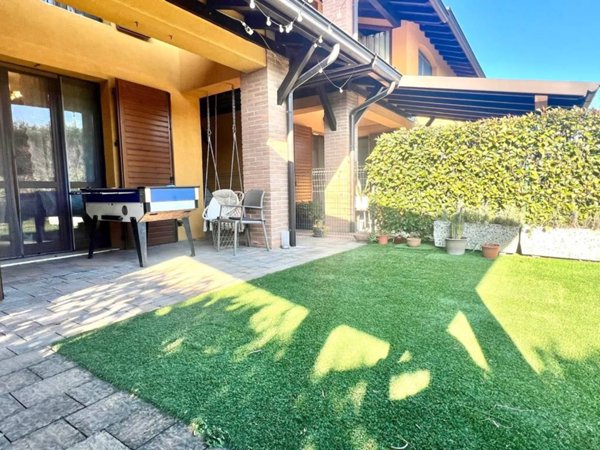 casa indipendente in vendita a Scandiano in zona Iano