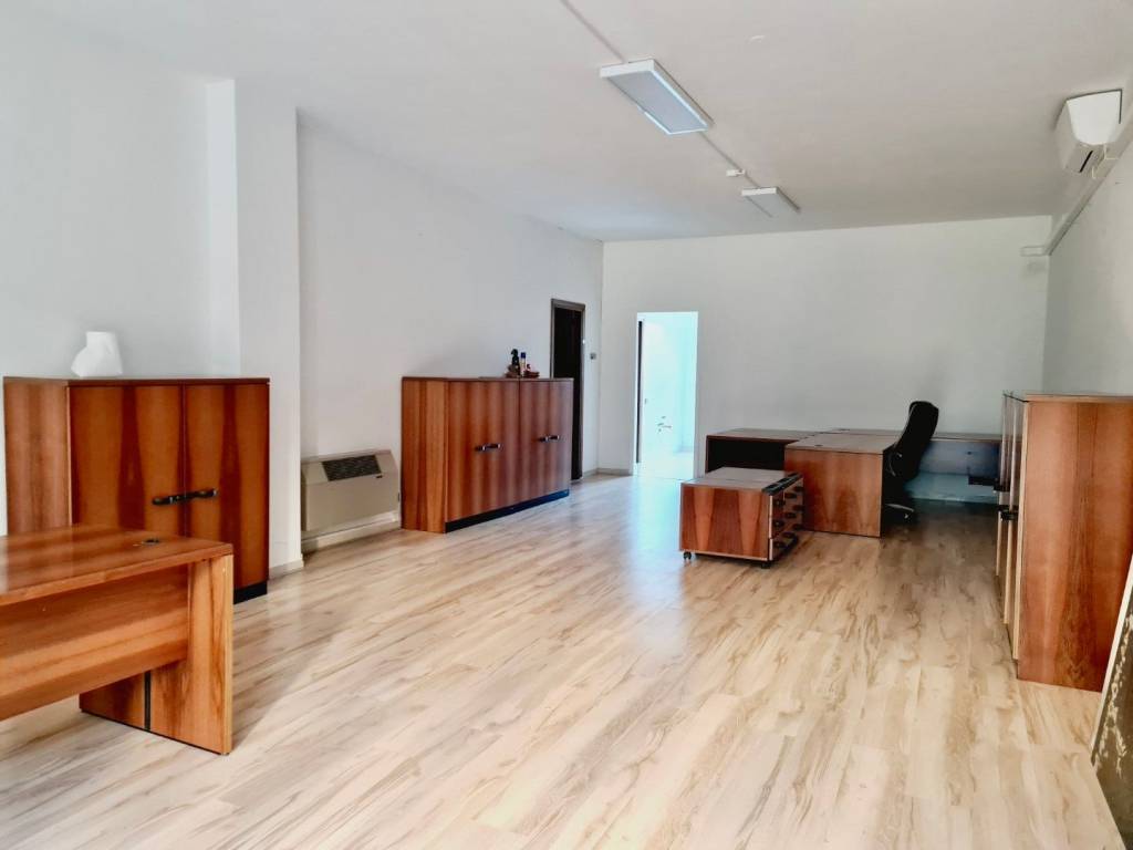 negozio in vendita a Scandiano