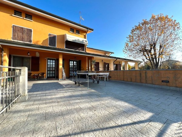 casa indipendente in vendita a Scandiano in zona Chiozza