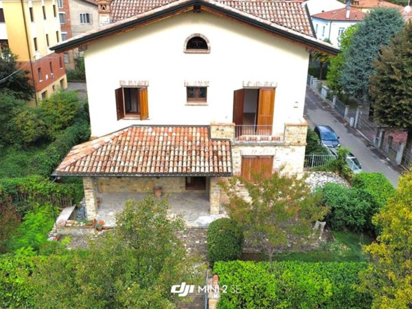 casa indipendente in vendita a Scandiano