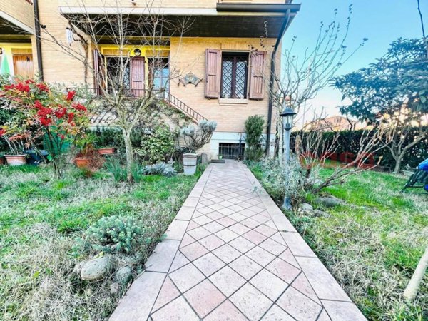 casa indipendente in vendita a Scandiano in zona Ca' de' Caroli