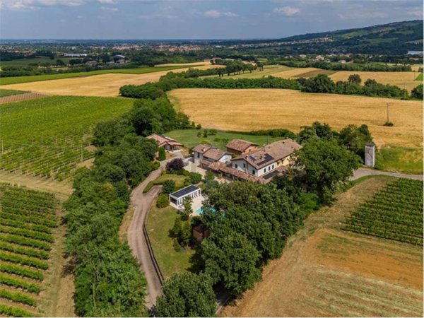 villa in vendita a Scandiano in zona Iano