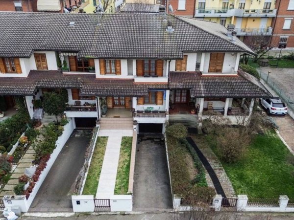 casa indipendente in vendita a Scandiano in zona Chiozza