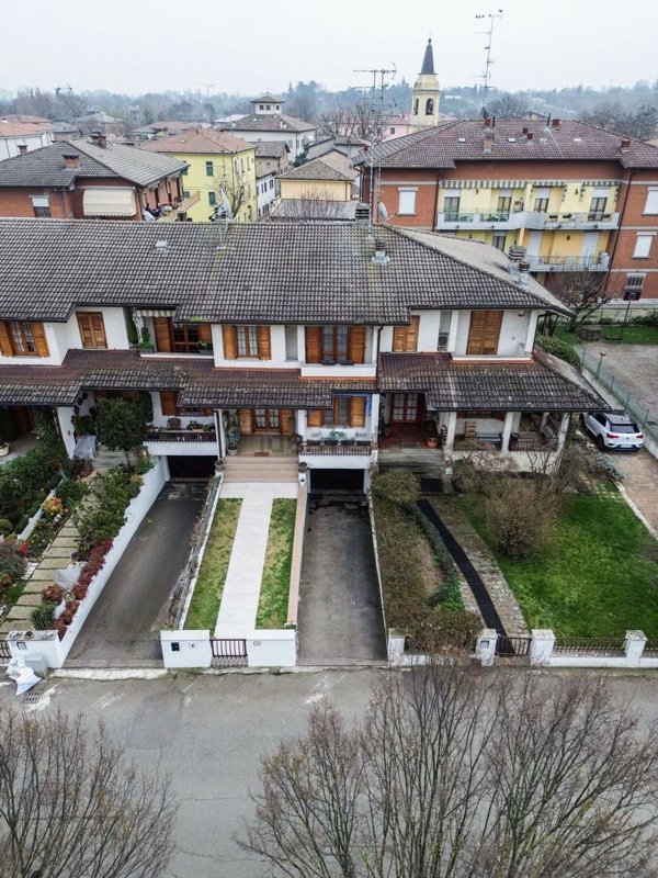 casa indipendente in vendita a Scandiano in zona Chiozza