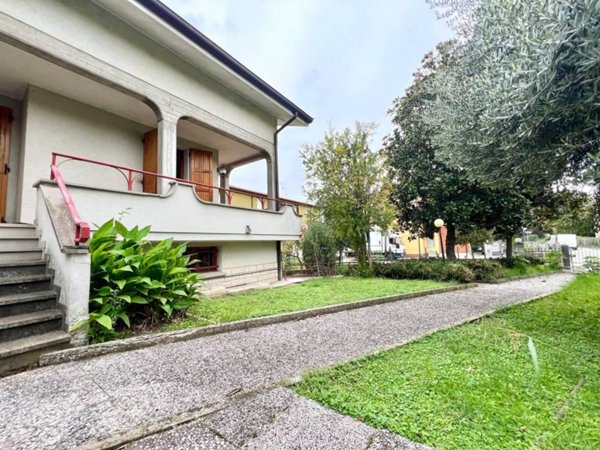 casa indipendente in vendita a Scandiano in zona Arceto