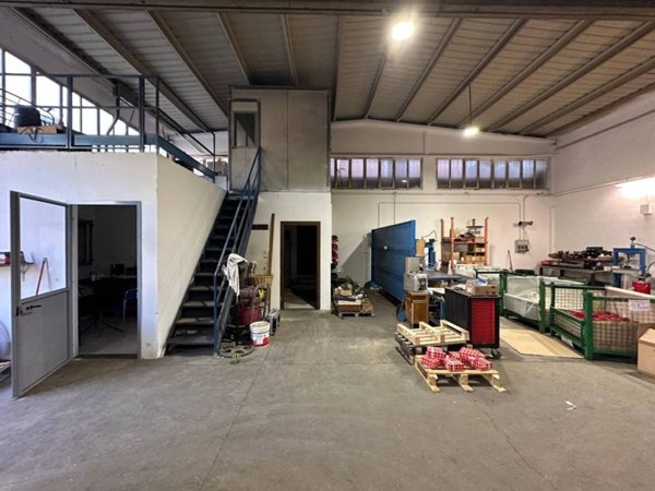 capannone in vendita a Scandiano