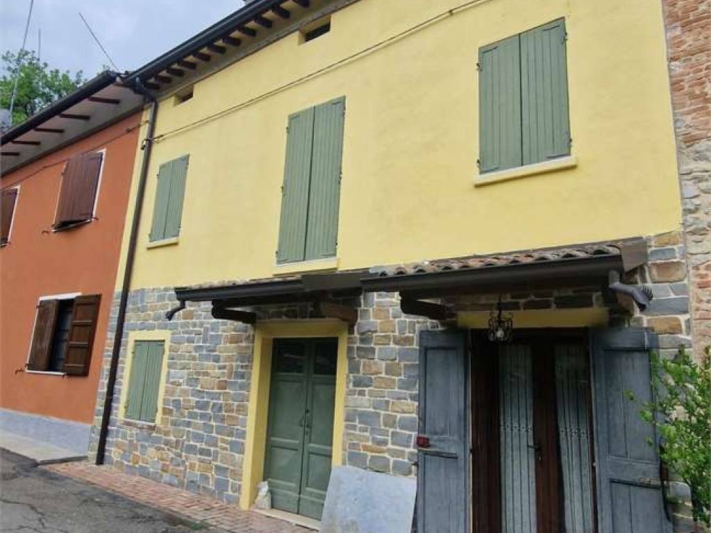 casa indipendente in vendita a Scandiano in zona Ventoso